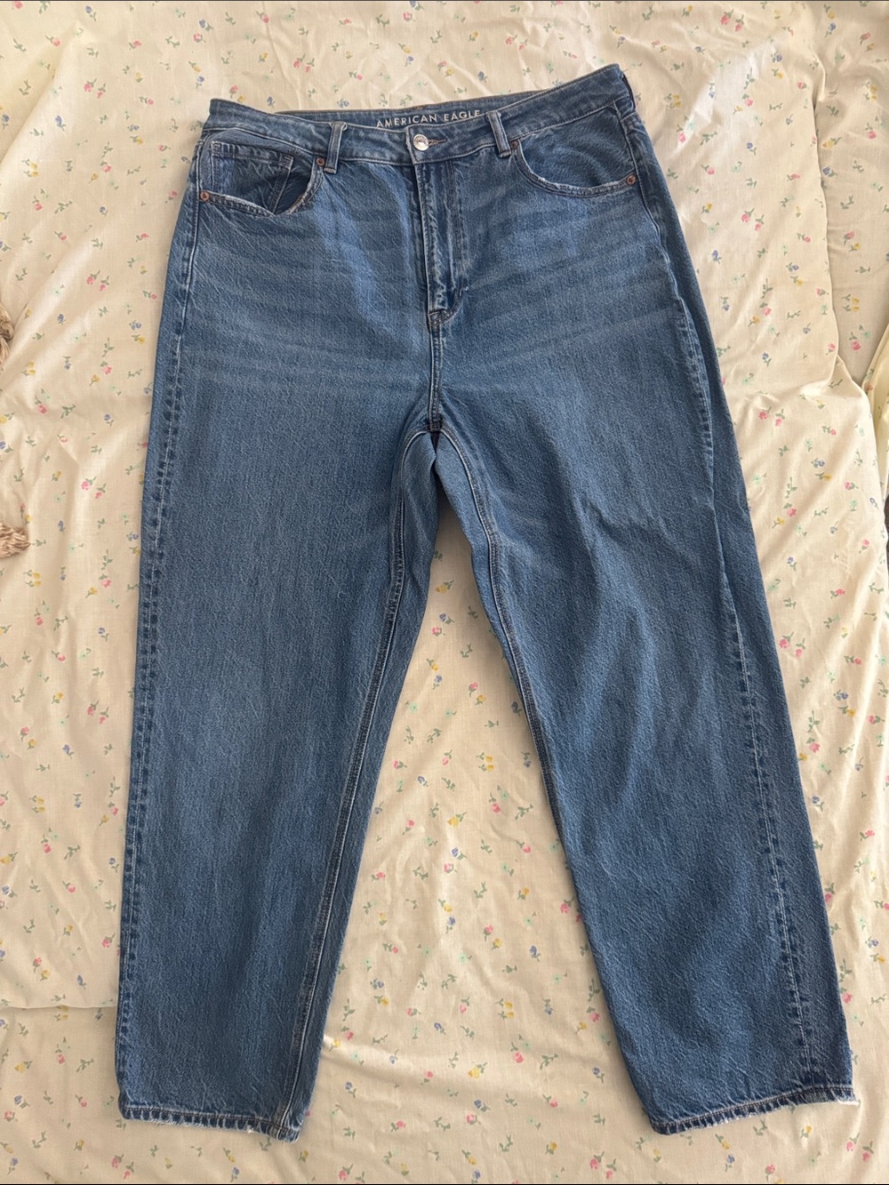 American Eagle Outfitters High-Rise Relaxed Jeans in Blue: 16 Reg Like NEW